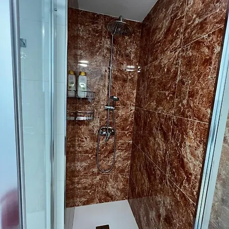 Apartment Centro - Beautiful , Newly Renovated 2 Bedroom *